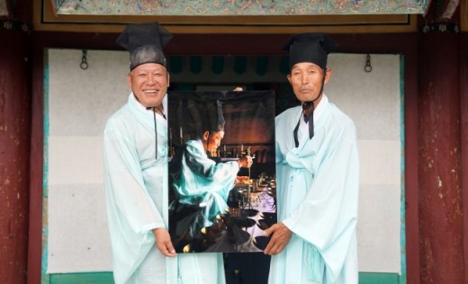 차재철 사진작가, 국전 입선작 홍천향교에 기증
